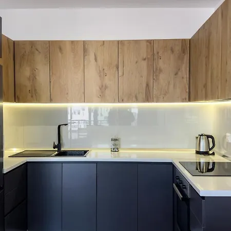 Apartman Urban Serenity Skyline View 2