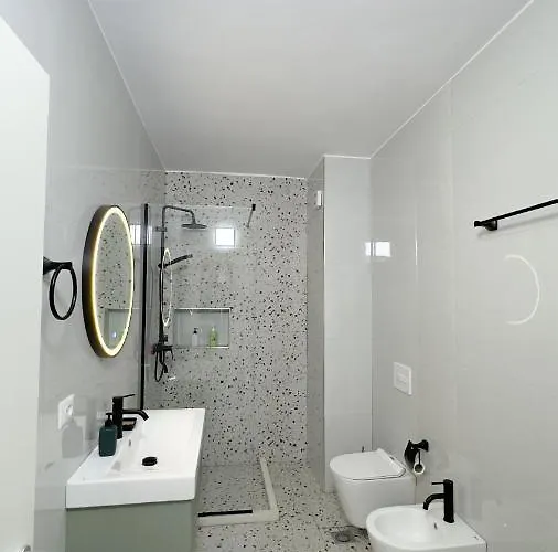 公寓 Urban Serenity Skyline View 2